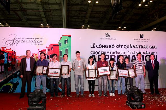 Trao giải cuộc thi thiết kế sắc màu 2011